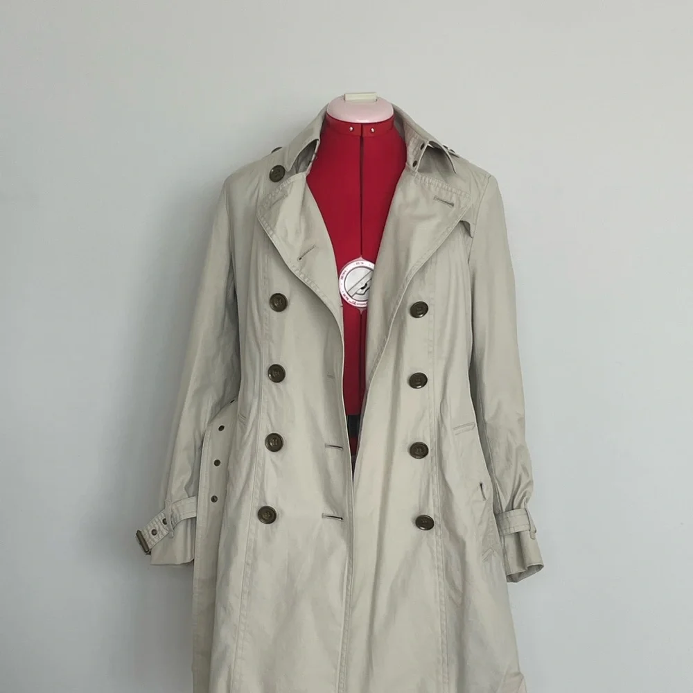 Burberry Light Tan Trench Coat - Picture 8 of 16